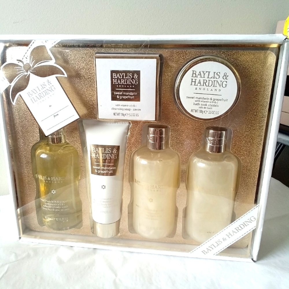 Baylis & Harding NIB 6 Piece Bath Gift Set Sweet Mandarin and Grapefruit New